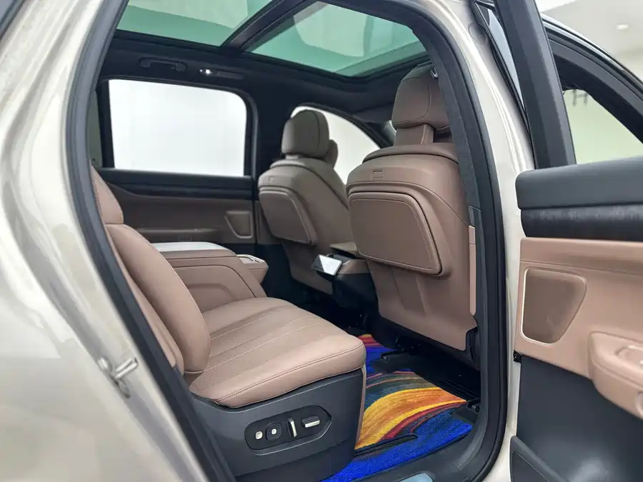 900x675_0_q87_c42_autohomecar__ChxpVmlMutmAWe2BAAZYXEYFc_s643.jpg.webp Used NIO ES8 2023 100kWh Executive Edition