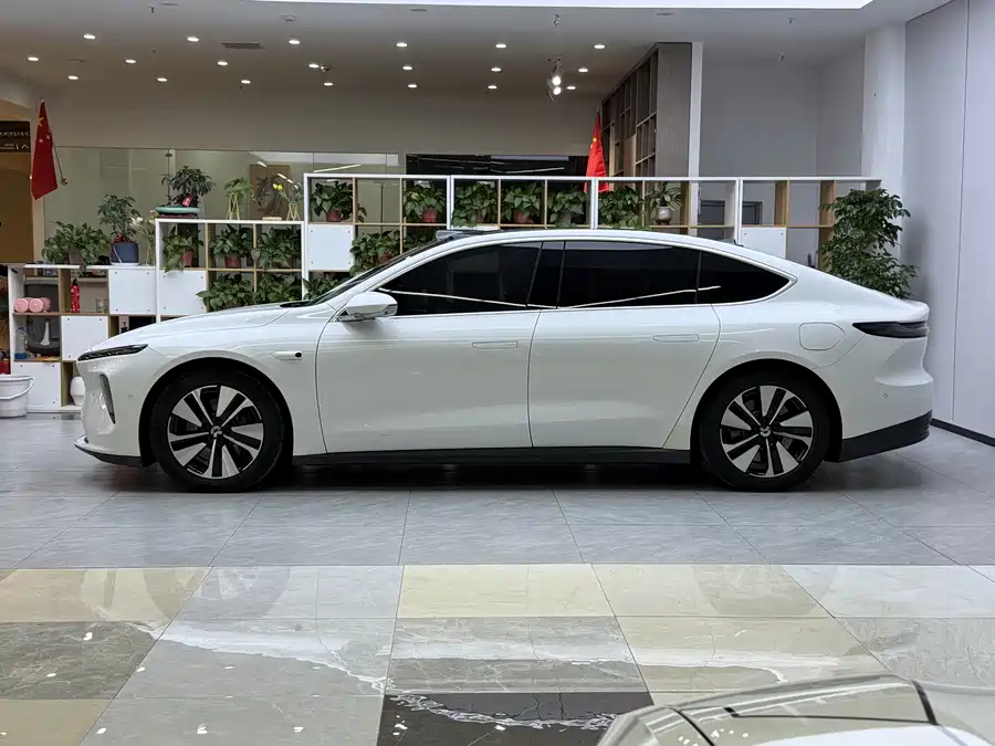 900x675_0_q87_c42_autohomecar__ChxpVmlNBUOAbvsgAAf75Zavu78862.jpg.webp Used NIO ET7 2022 model 75kWh