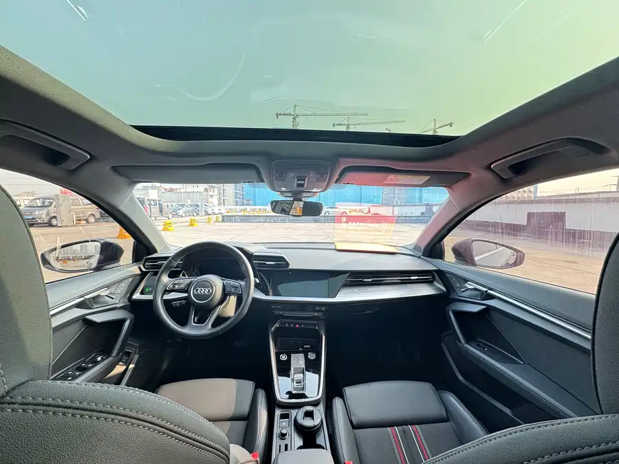 900x675_0_q87_c42_autohomecar__ChxpVmlQnJ-AX4WmAApF1fIxew0550.jpg.webp Used Audi A3 2022 Sportback 35 TFSI stylish and sporty