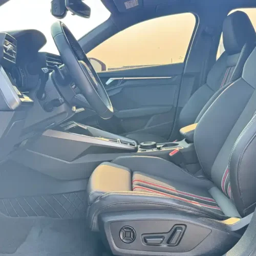 900x675_0_q87_c42_autohomecar__ChxpVmlQnJ2AP2CqAAib4x6o7g8266.jpg.webp Used Audi A3 2022 Sportback 35 TFSI stylish and sporty