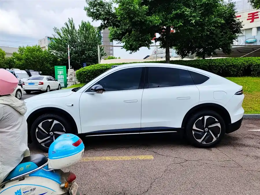 900x675_0_q87_c42_autohomecar__ChxpWGi2pEKACvTLAANSoSYnJI8636.jpg.webp Used NIO EC6 2024 model 75kWh