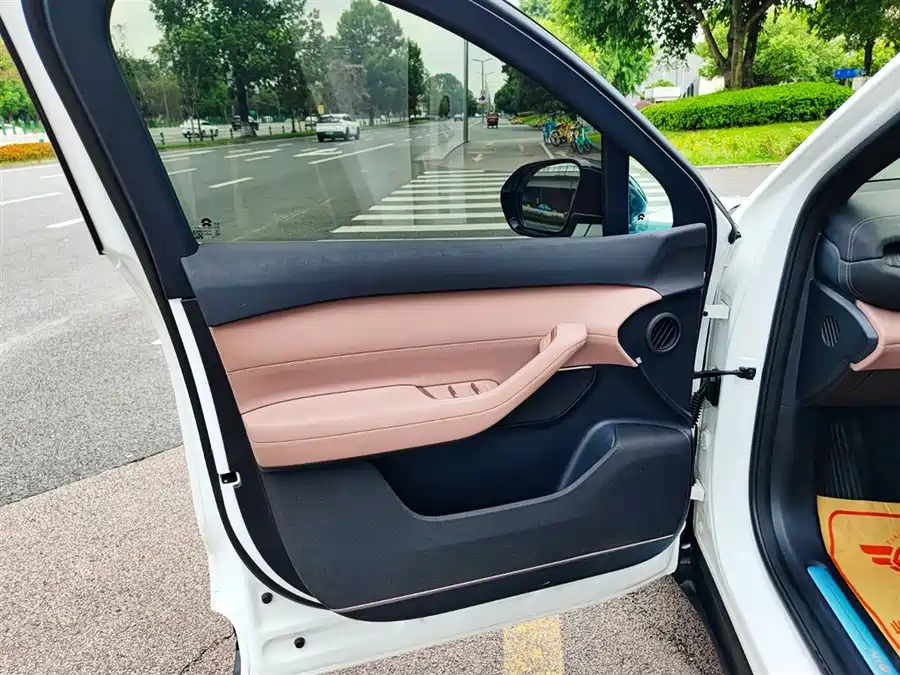 900x675_0_q87_c42_autohomecar__ChxpWGi2pEKAGxoIAAK_XpQe0Sw215.jpg.webp Used NIO EC6 2024 model 75kWh