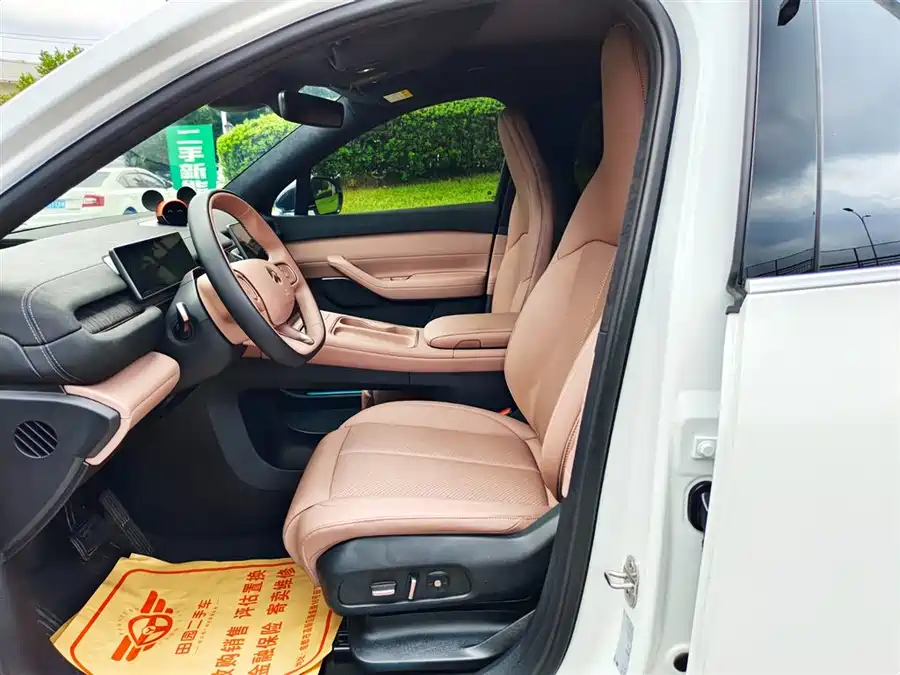 900x675_0_q87_c42_autohomecar__ChxpWGi2pEOAQgg8AAHbTSRE3xs307.jpg.webp Used NIO EC6 2024 model 75kWh