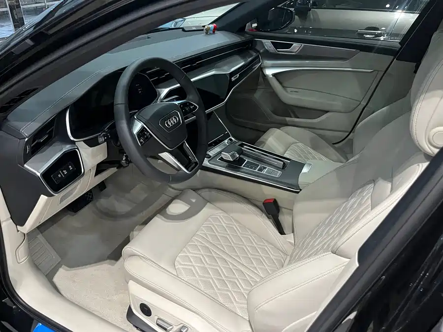 900x675_0_q87_c42_autohomecar__ChxpWGitDdGAJHegAAoRQwgmoWQ043.jpg.webp Used Audi A6L 2025 45 TFSI Premium Dynamic Model