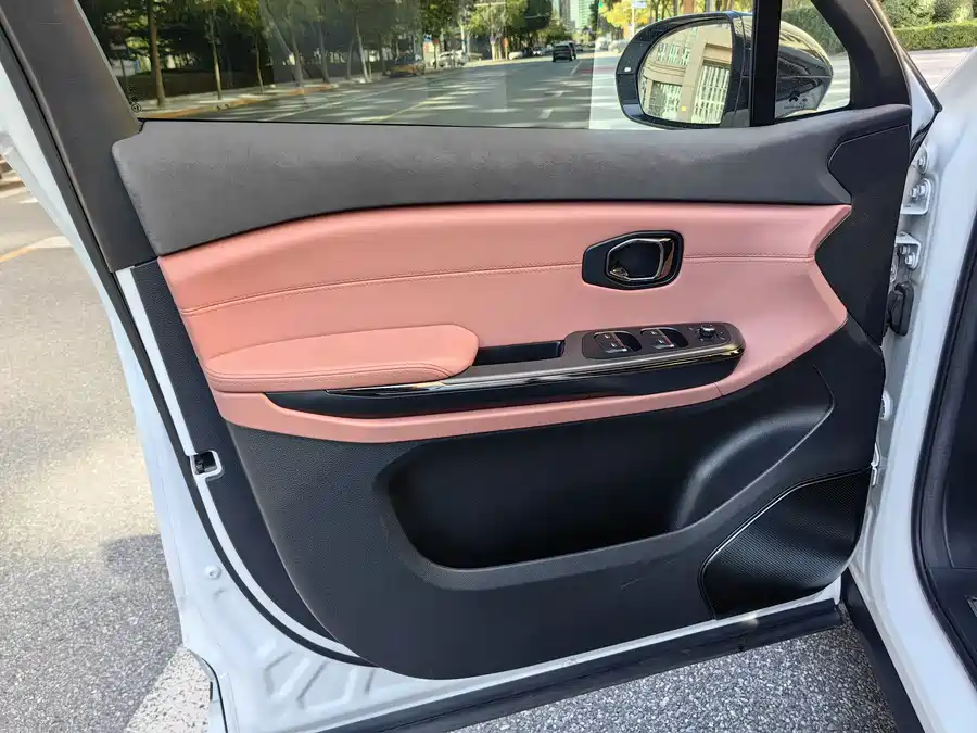 900x675_0_q87_c42_autohomecar__ChxpWGj0aCiAZ40OAAcmMgl7eZk233.jpg.webp Used NIO EC6 2020 440KM Performance Edition