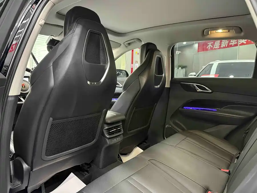 900x675_0_q87_c42_autohomecar__ChxpWGj8LxSAaoaSAAev_Ngq6Eg056.jpg.webp Used Hongqi HS3 PHEV 2024 115km Jinwei Edition