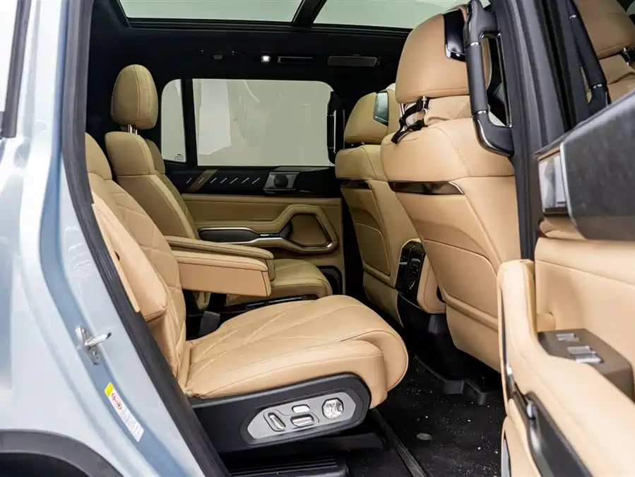 Used BYD Leopard 8 2025 Zhiyong flagship version 6 seats