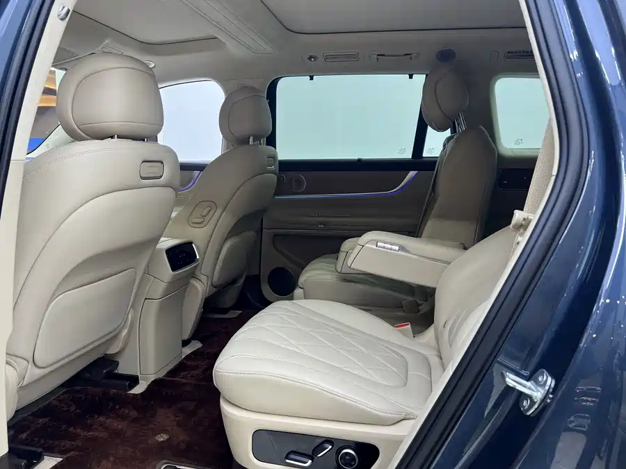 900x675_0_q87_c42_autohomecar__ChxpWGj96SWAKskcAARr5RBSY9M409.jpg.webp Used AITO M9 2024 extended range Ultra version 42kWh 6-seater version