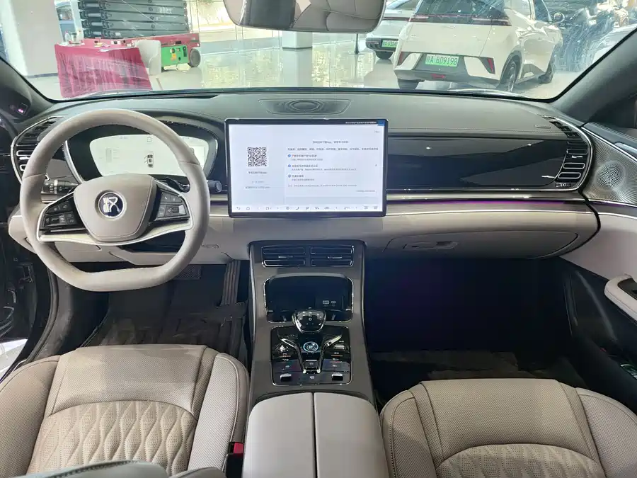 900x675_0_q87_c42_autohomecar__ChxpWGjTl3aAD-L4AAkAEgfsQt8383.jpg.webp Used BYD Han 2025 EV 701KM lidar smart driving model
