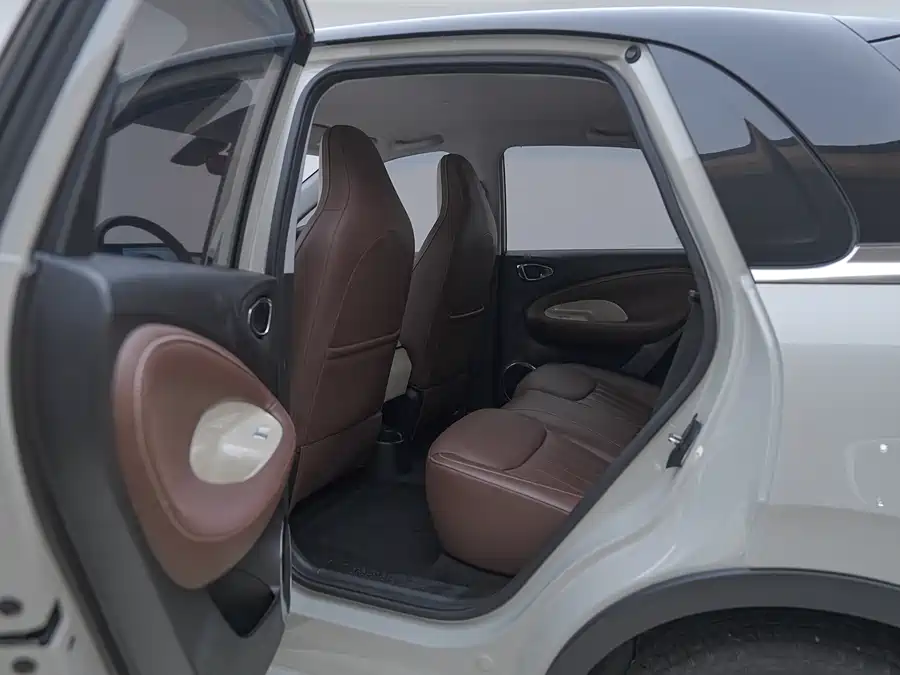 900x675_0_q87_c42_autohomecar__ChxpWGk-ZY-AY9nsAAUByKQt5UI188.jpg.webp Used Wuling Bingo 2023 model 333km Yuexiang+ model