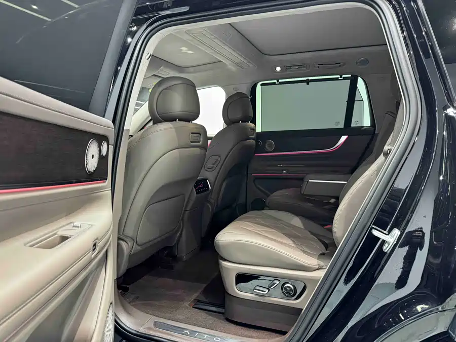 900x675_0_q87_c42_autohomecar__ChxpWGk-bzKAAZ8DAAisvXeQXTc219.jpg.webp Used AITO M9 2024 extended range Ultra version 42kWh 6-seater version