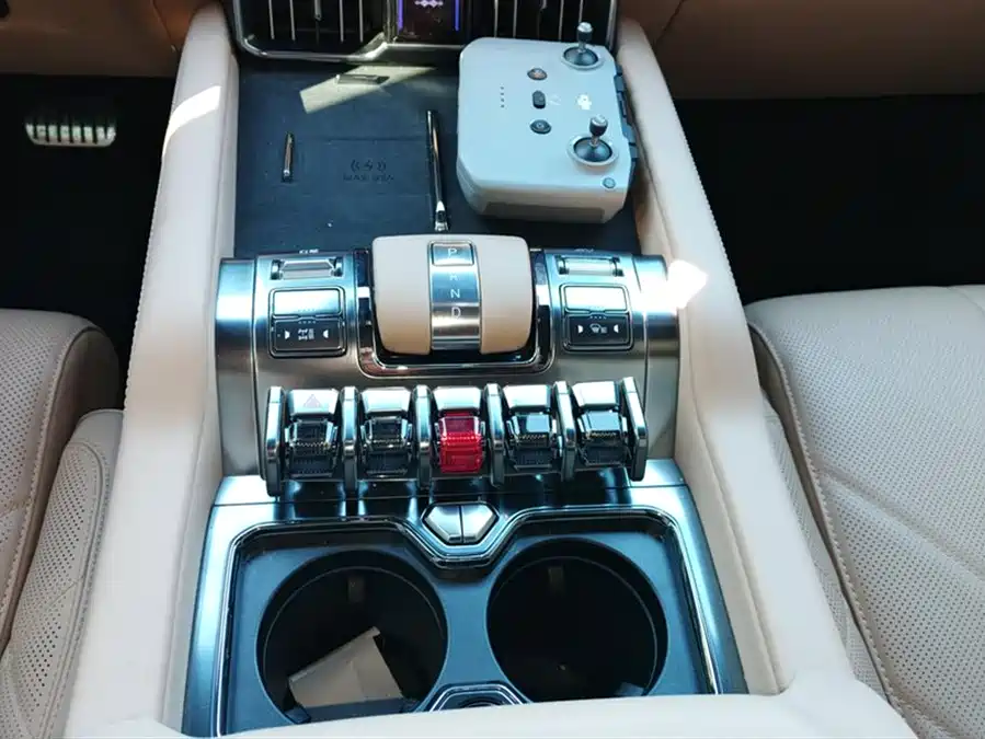 900x675_0_q87_c42_autohomecar__ChxpWGk09MeAaZgQAAG7gJ-dtOc028.jpg.webp Used BYD Leopard 8 2025 Zhiyong flagship drone version 6 seats