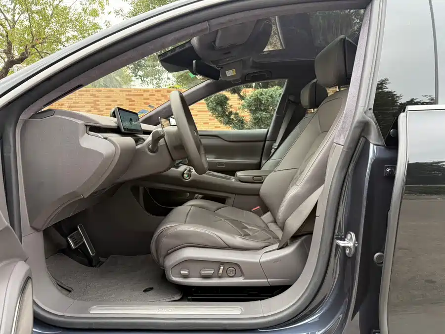 900x675_0_q87_c42_autohomecar__ChxpWGk1HgKAbMt6AAhN57QUoR0851.jpg.webp Used NIO ET7 2022 model 100kWh first edition