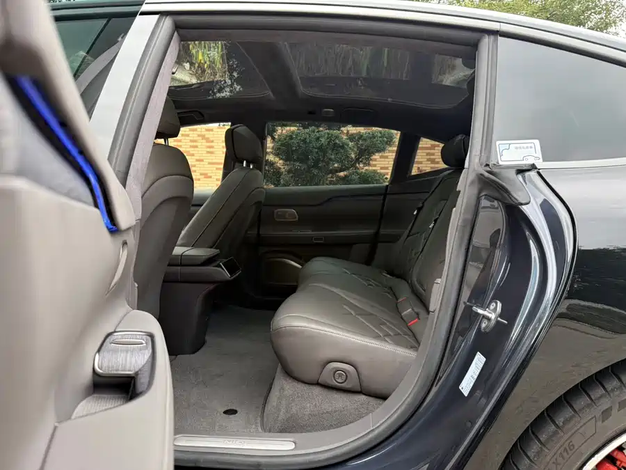 900x675_0_q87_c42_autohomecar__ChxpWGk1HgeAEU1aAAcsJ0dCH2M092.jpg.webp Used NIO ET7 2022 model 100kWh first edition