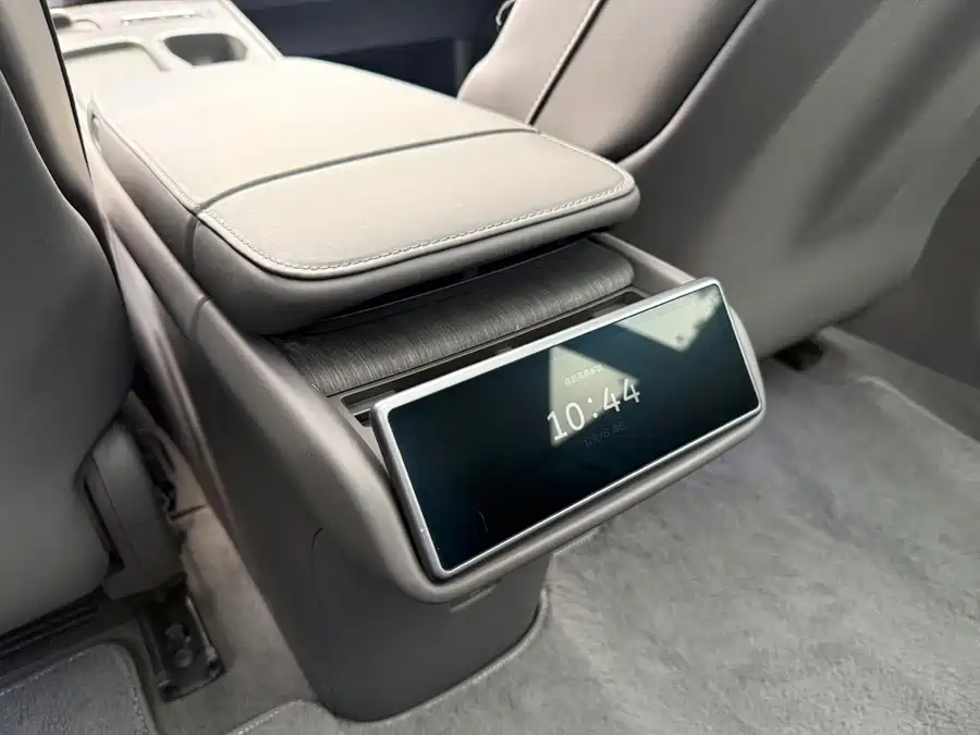 900x675_0_q87_c42_autohomecar__ChxpWGk1HgeAb3CGAAVhFQ2_Ya8461.jpg.webp Used NIO ET7 2022 model 100kWh first edition