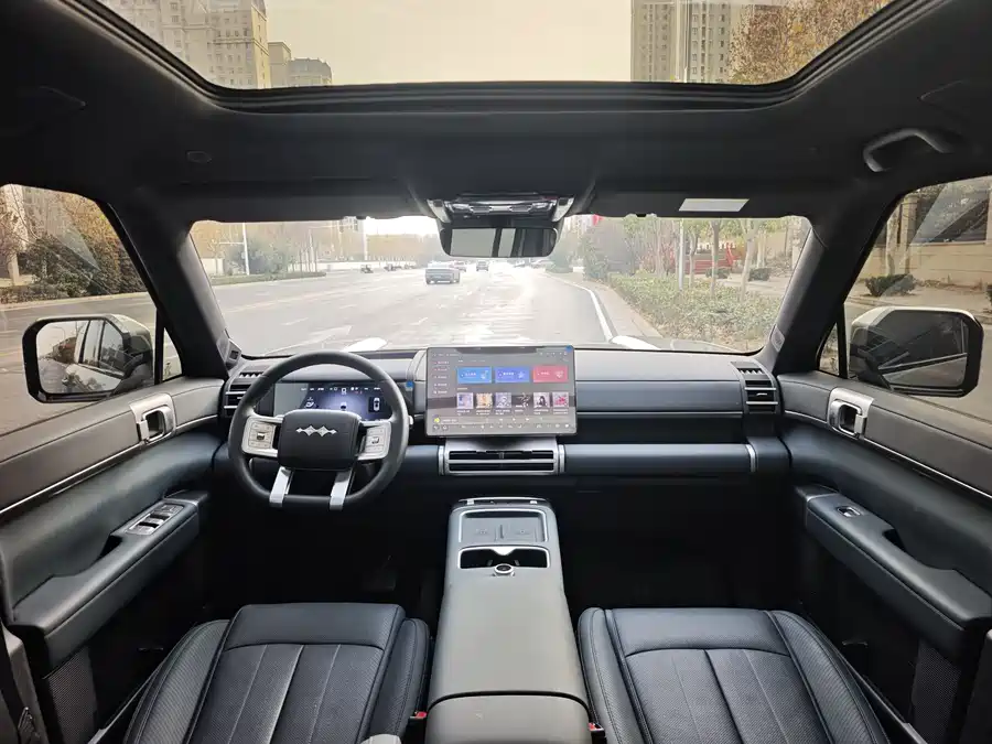 900x675_0_q87_c42_autohomecar__ChxpWGk2u1qAPbi1AAWc9EpSwkw773.jpg.webp Used BYD Leopard Titanium 7 2025 190KM four-wheel drive Ultra version