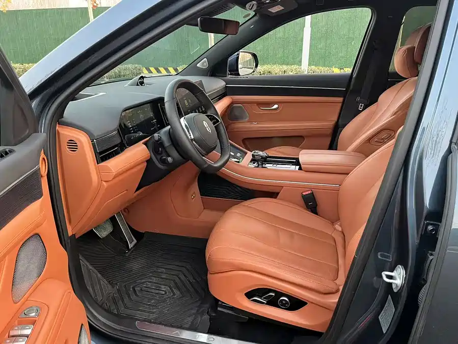 900x675_0_q87_c42_autohomecar__ChxpWGk3wZ-AIIZwAARv2Yd_1n0276.jpg.webp Used HUAWEI AITO M7 2024 1.5T Intelligent Driving Four-wheel Drive Ultra Version 5 Seats