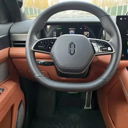 900x675_0_q87_c42_autohomecar__ChxpWGk3wZyARwaRAAQQsPyhd7E560.jpg.webp Used HUAWEI AITO M7 2024 1.5T Intelligent Driving Four-wheel Drive Ultra Version 5 Seats