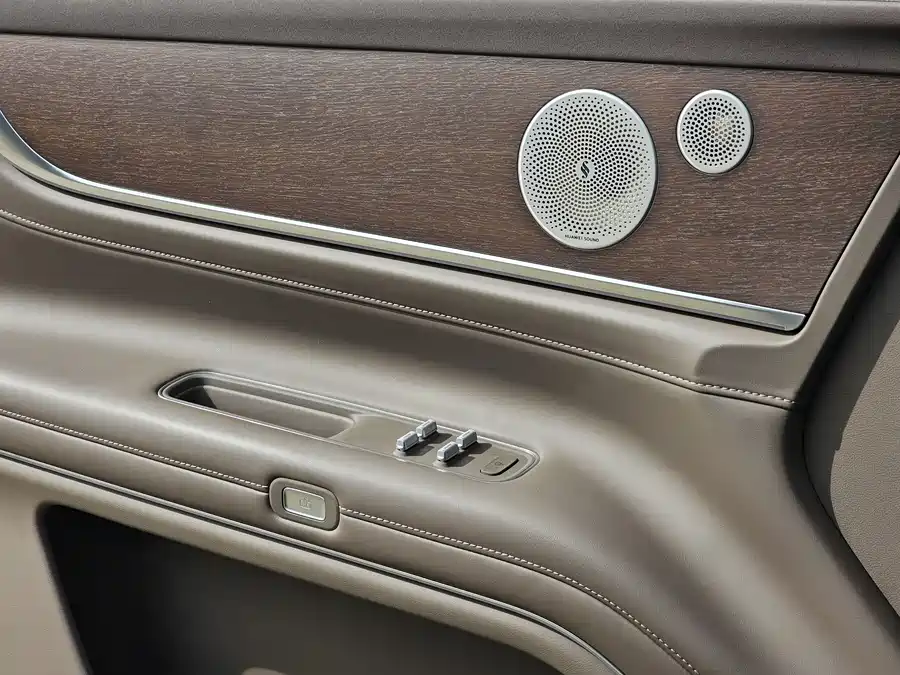 900x675_0_q87_c42_autohomecar__ChxpWGk6SlWActFXAAjAIxqVsFw409.jpg.webp Used AITO M9 2024 extended range Max version 42kWh 5-seater version