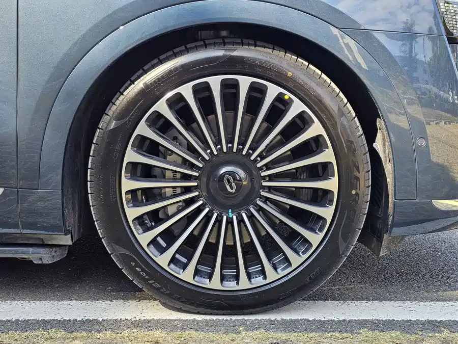 900x675_0_q87_c42_autohomecar__ChxpWGk6SmKADlukAAtlSJM_12Q476.jpg.webp Used AITO M9 2024 extended range Max version 42kWh 5-seater version