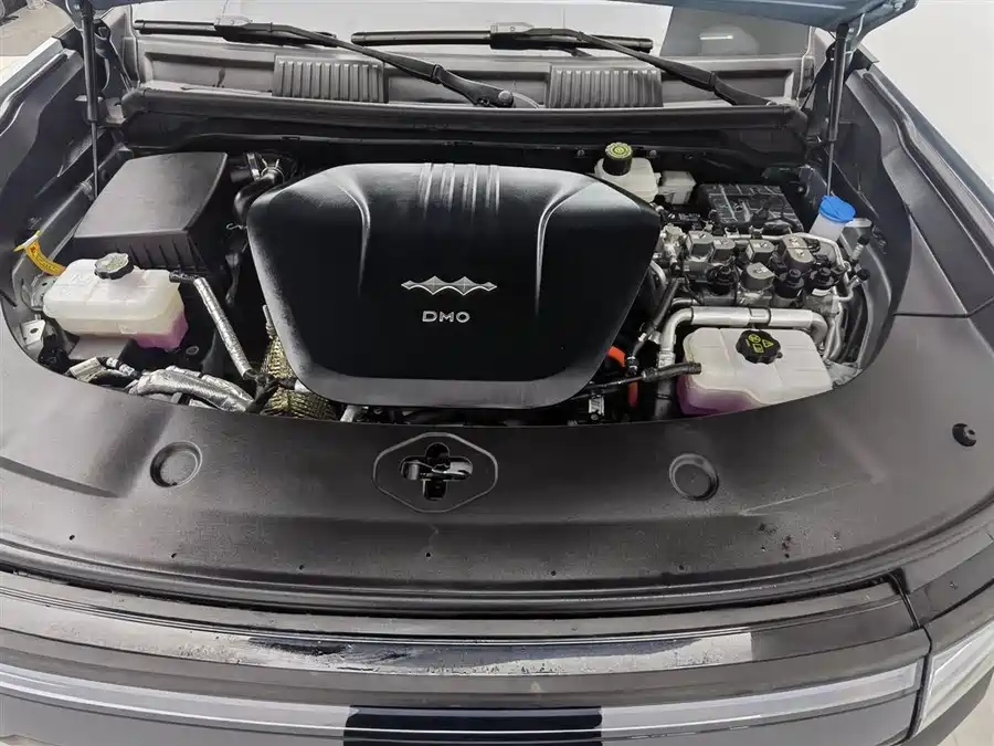 900x675_0_q87_c42_autohomecar__ChxpWGk6XRaAMdu6AAI0y_Ykdcc324.jpg.webp Used BYD Leopard 8 2025 Zhiyong flagship version 7 seats