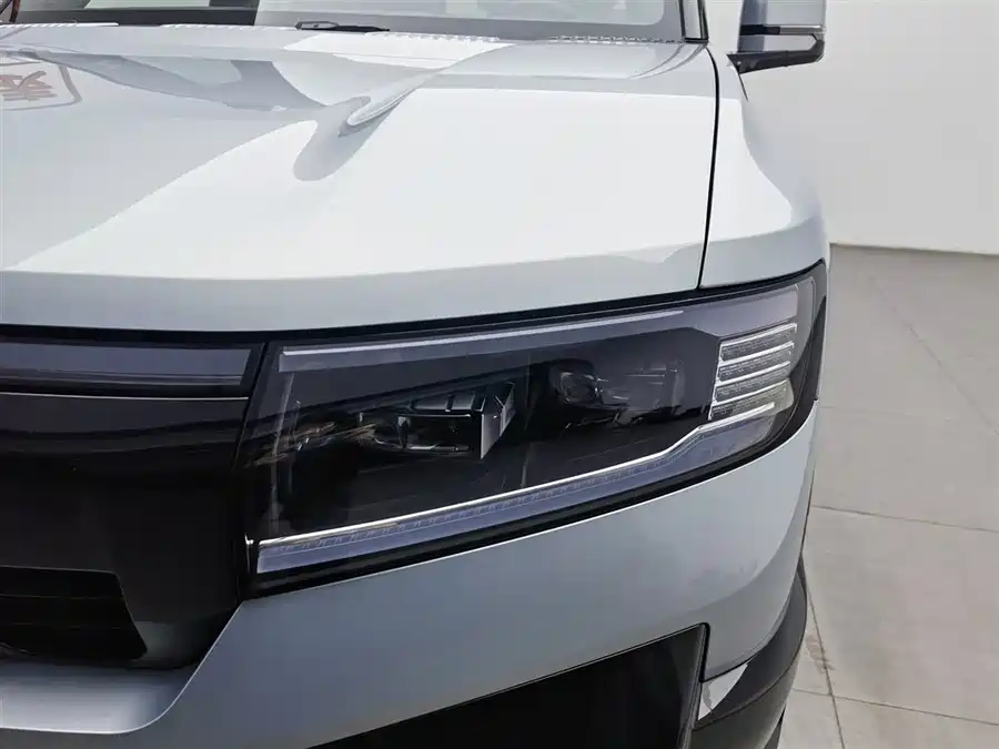 900x675_0_q87_c42_autohomecar__ChxpWGk6XReAdGOfAAEfhOJgfKc808.jpg.webp Used BYD Leopard 8 2025 Zhiyong flagship version 7 seats