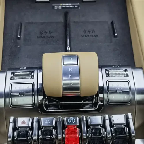 900x675_0_q87_c42_autohomecar__ChxpWGk6XRqAC1yQAAHgImgi8Ec649.jpg.webp Used BYD Leopard 8 2025 Zhiyong flagship version 7 seats