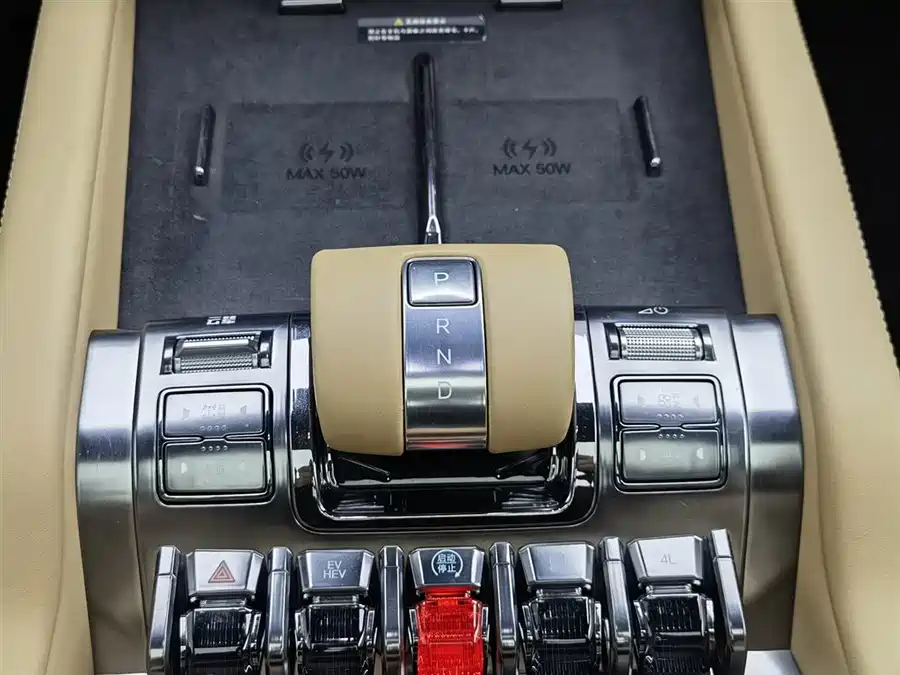 900x675_0_q87_c42_autohomecar__ChxpWGk6XRqAC1yQAAHgImgi8Ec649.jpg.webp Used BYD Leopard 8 2025 Zhiyong flagship version 7 seats