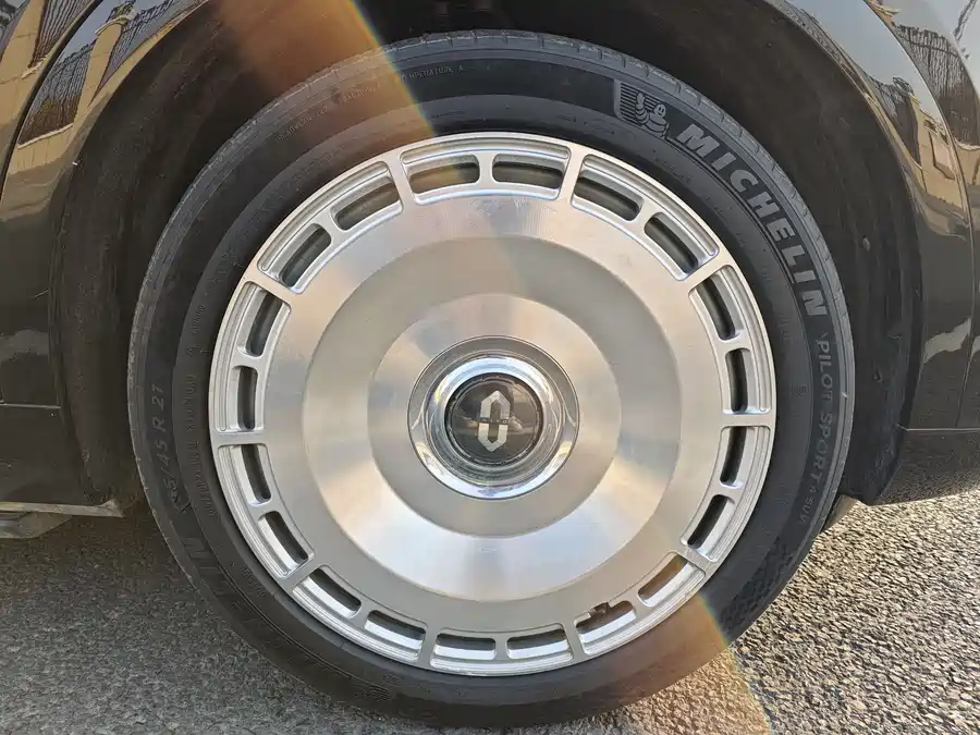 Used AITO M9 2024 extended range Ultra version 42kWh 6-seater version