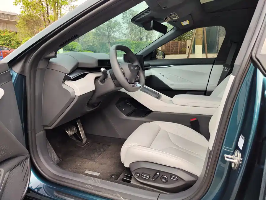 900x675_0_q87_c42_autohomecar__ChxpWGk6jxiAKW1hAAl0A_6bp8A088.jpg.webp Used Xpeng P7 2025 702 Long Battery Life Ultra