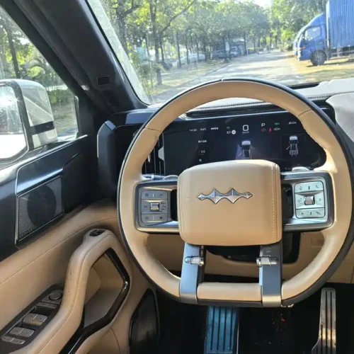 900x675_0_q87_c42_autohomecar__ChxpWGk6kAGATg23AAZDFDolKmo314.jpg.webp Used BYD Leopard 8 2025 Zhiyong flagship version 7 seats