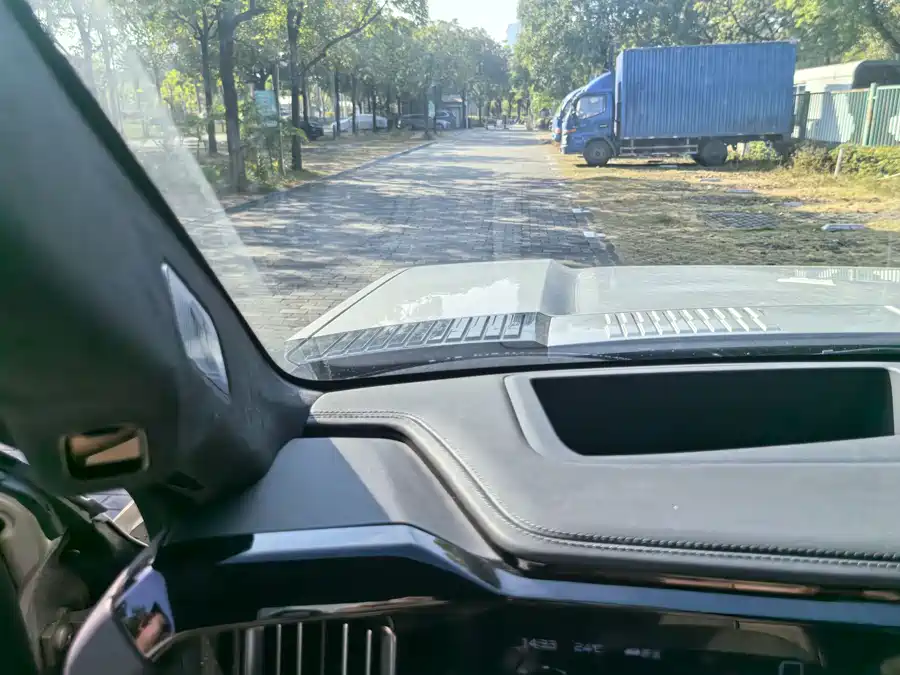 900x675_0_q87_c42_autohomecar__ChxpWGk6kAKAIOMmAAVEjsH8-_w756.jpg.webp Used BYD Leopard 8 2025 Zhiyong flagship version 7 seats