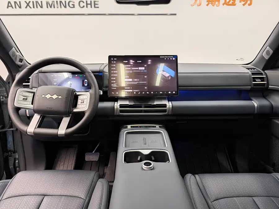 900x675_0_q87_c42_autohomecar__ChxpWGk8NSmAXTaSAAfhfuEC1vc336.jpg.webp Used BYD Leopard Titanium 7 2025 190KM four-wheel drive Ultra version