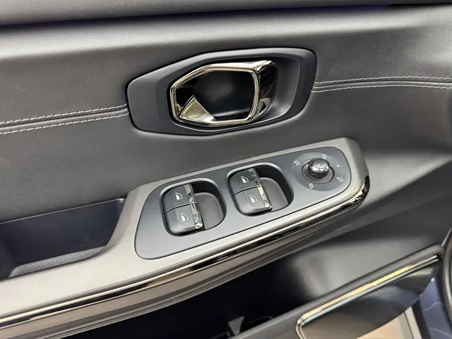 900x675_0_q87_c42_autohomecar__ChxpWGk8RHuAT5BIAAiI-2lScSA043.jpg.webp Used NIO ES8 2020 415KM Signature Edition Seven-Seater Edition