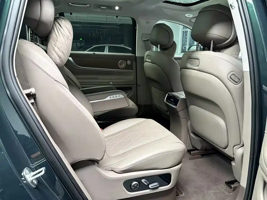 900x675_0_q87_c42_autohomecar__ChxpWGk8yOKAewR4AAH9outi54A078.jpg.webp Used AITO M9 2024 extended range Max version 52kWh 6-seater version