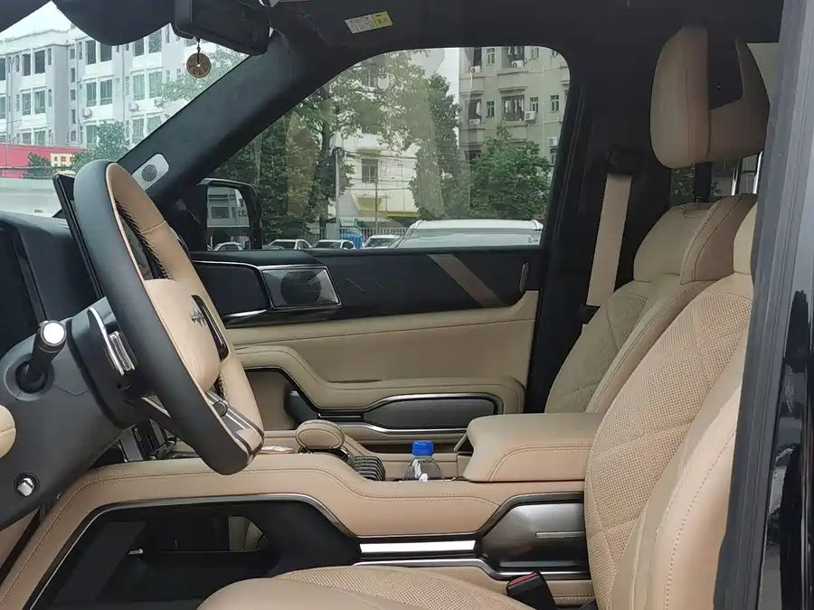 Used BYD Leopard 8 2025 Zhiyong flagship version 7 seats