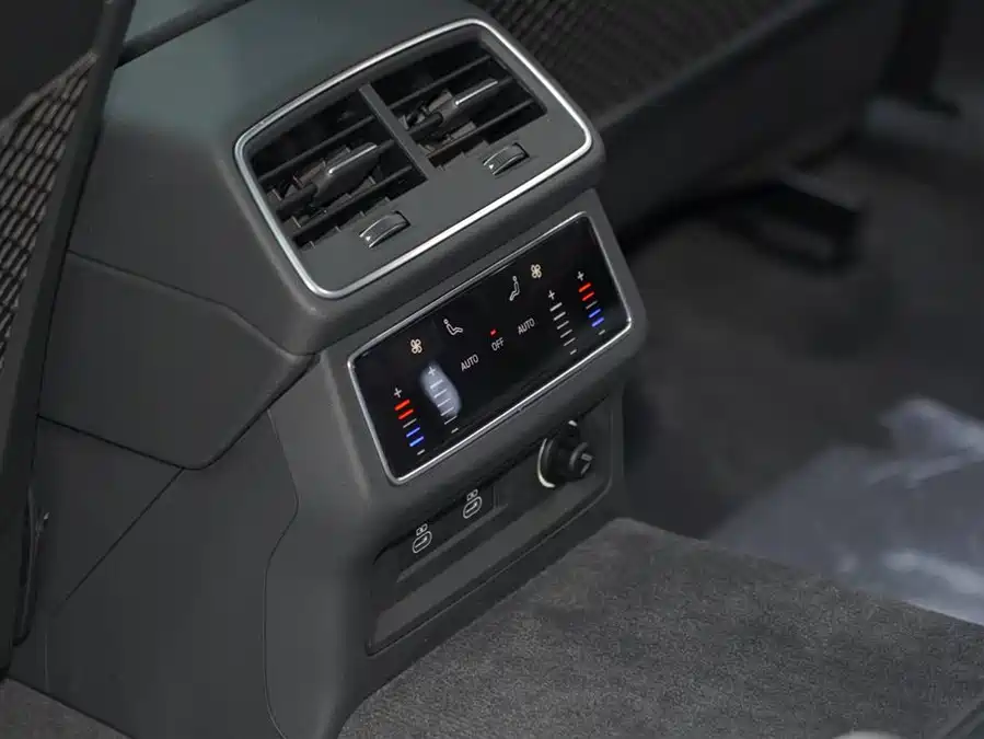 900x675_0_q87_c42_autohomecar__ChxpWGkRfNGASRqLAAEudGI_upI369.jpg.webp Used Audi A6L 2023 45 TFSI Premium Dynamic Model