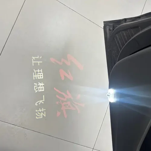 900x675_0_q87_c42_autohomecar__ChxpWGkUMhGAK4QkAAZHiCX8tVU662.jpg.webp Used Hongqi HS3 PHEV 2024 115km Jinwei Edition