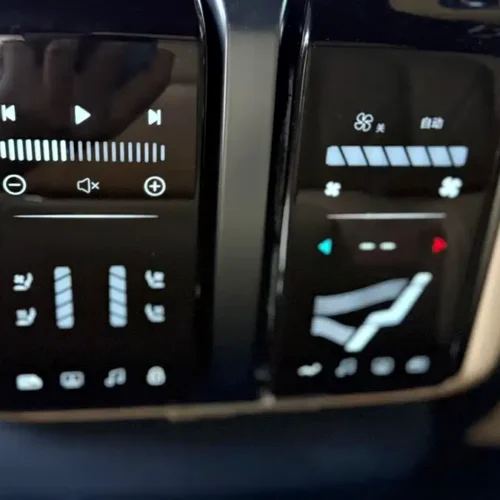 900x675_0_q87_c42_autohomecar__ChxpWGkVuiCAY2IEAAYc2YndUFs086.jpg.webp Used BYD Leopard 8 2025 Zhiyong flagship version 7 seats