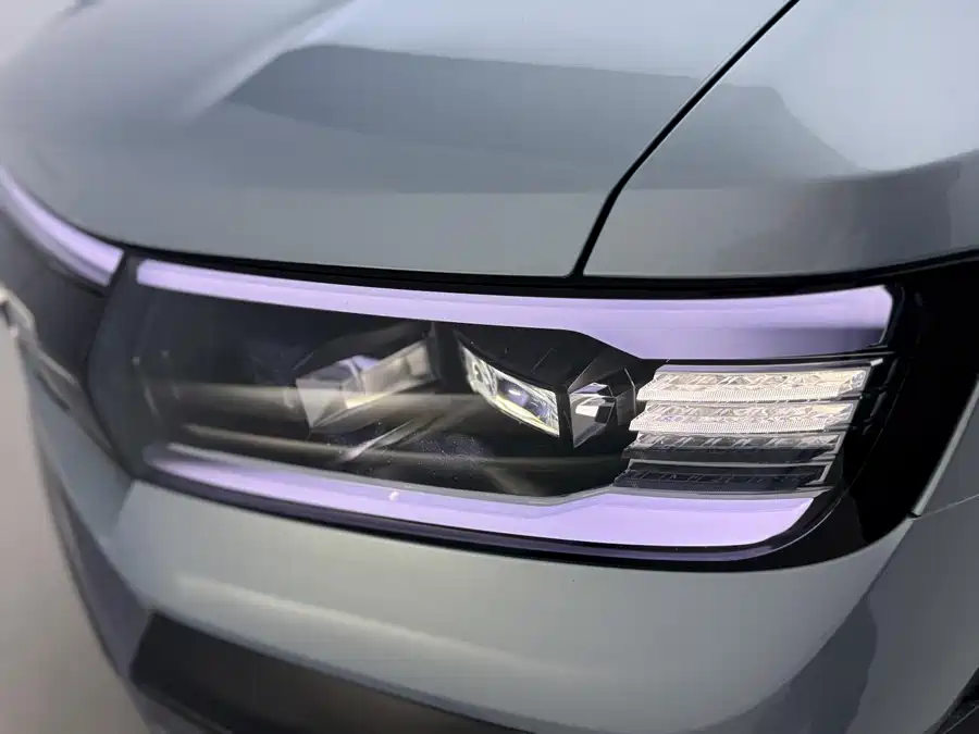 900x675_0_q87_c42_autohomecar__ChxpWGkVuiSAa14_AAK2WTSBwNI961.jpg.webp Used BYD Leopard 8 2025 Zhiyong flagship version 7 seats