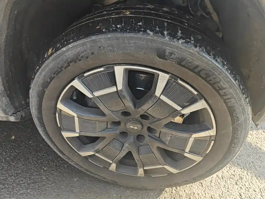 900x675_0_q87_c42_autohomecar__ChxpWGk_3XeASKJiAAIIdOrBNxk808.jpg.webp Used BYD Leopard 8 2025 Zhiyong flagship version 7 seats