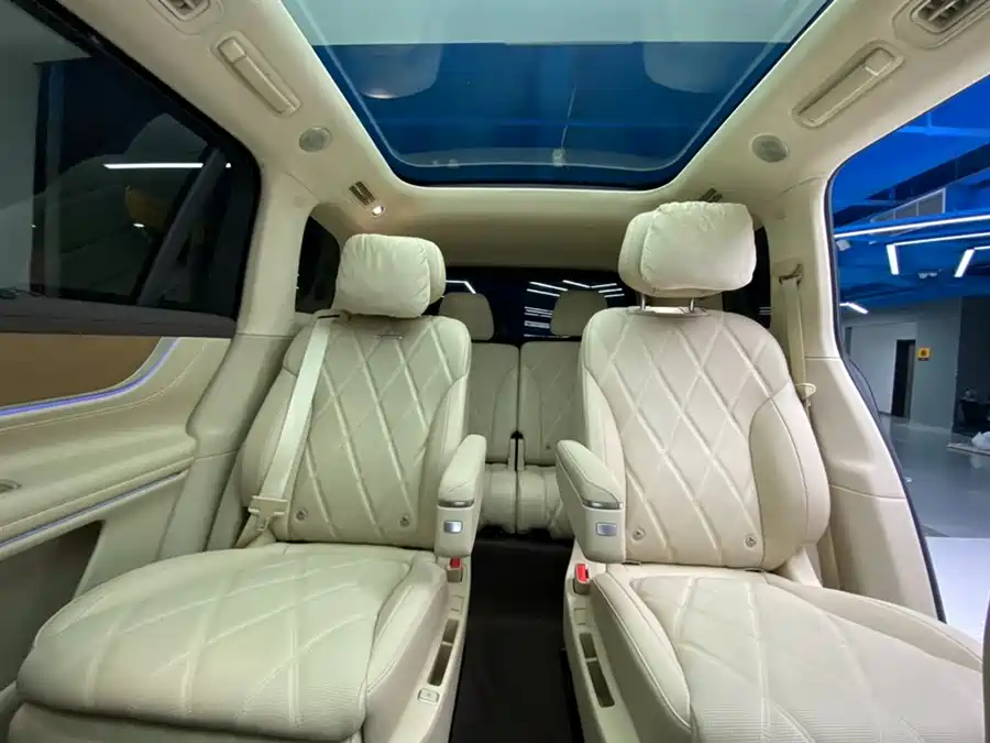 900x675_0_q87_c42_autohomecar__ChxpWGk_hJeAAlR_AAGIBRpE0Xs617.jpg.webp Used AITO M9 2025 extended range Max version 52kWh 6-seater version