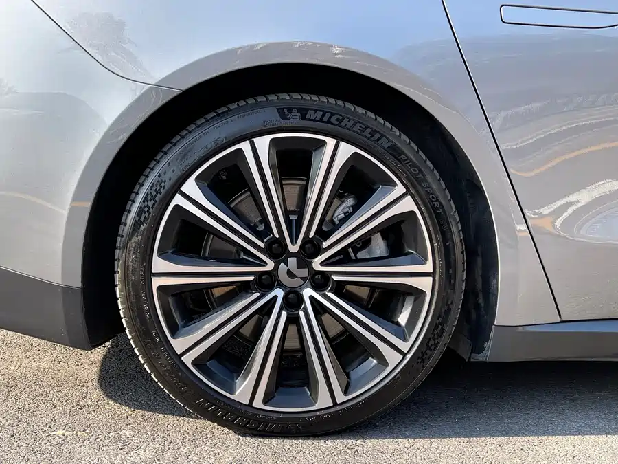 900x675_0_q87_c42_autohomecar__ChxpWGk_wzaAfPzrAAtP06i5yVA396.jpg.webp Used NIO ET7 2024 100kWh Executive Signature Edition