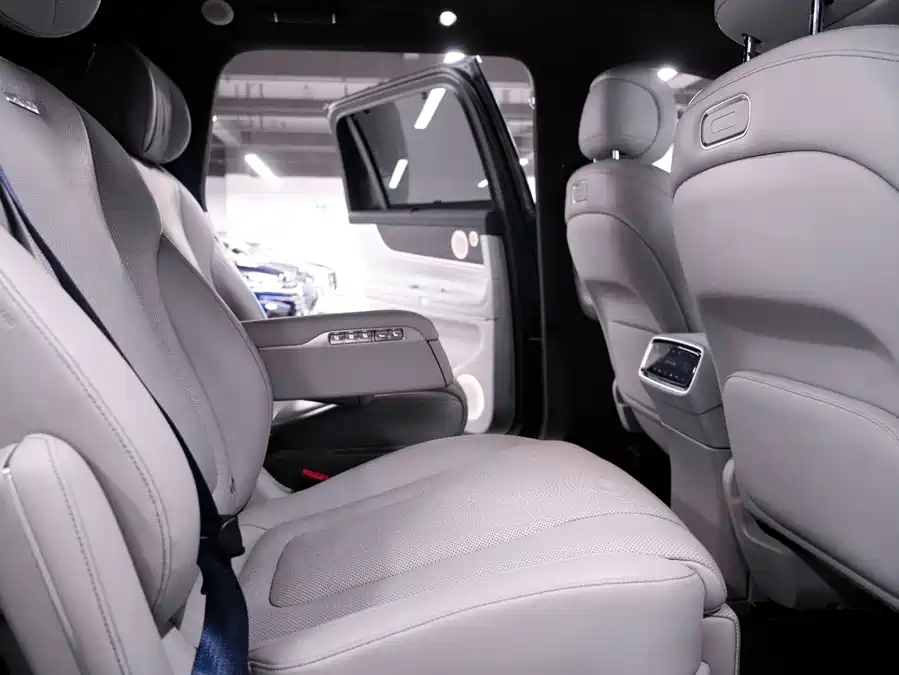 Used AITO M9 2024 extended range Ultra version 42kWh 6-seater version