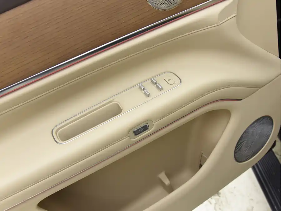 Used AITO M9 2024 extended range Ultra version 52kWh 6-seater version