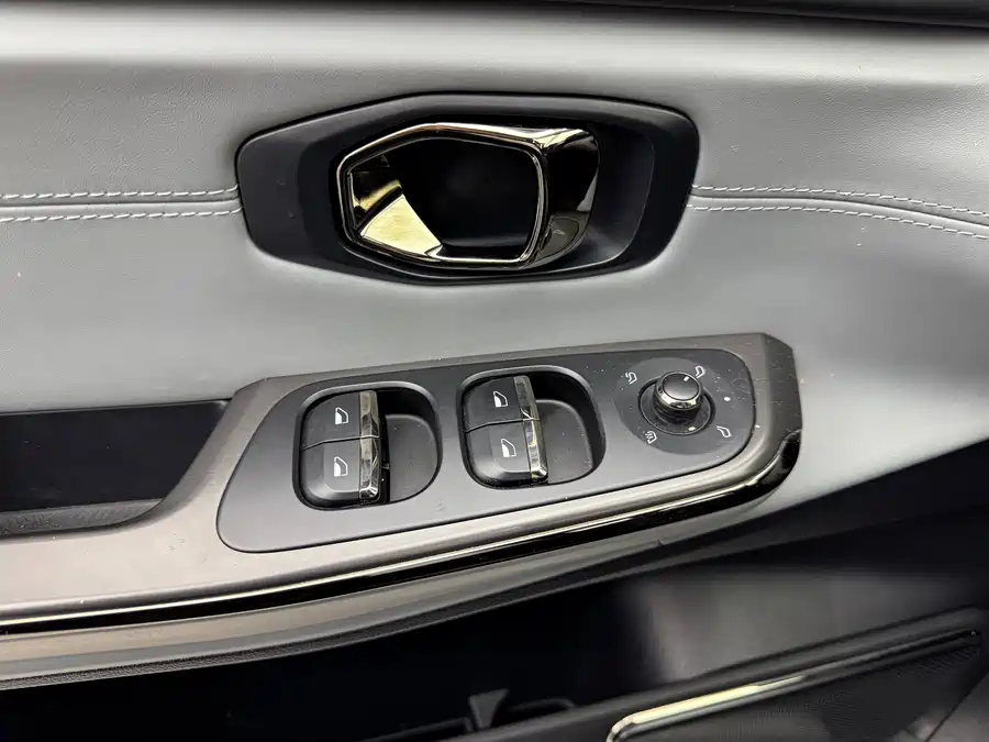 900x675_0_q87_c42_autohomecar__ChxpWGkied-ASULXAAfiLd27bRM826.jpg.webp Used NIO ES8 2020 415KM Signature Edition Six-Seater Edition