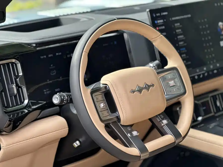 Used BYD Leopard 8 2025 Zhiyong flagship version 6 seats