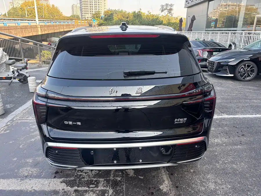900x675_0_q87_c42_autohomecar__ChxpWGkjvi-AasZYAA6pYf54w5o442.jpg.webp Used Hongqi HS3 PHEV 2024 115km Jinwei Edition