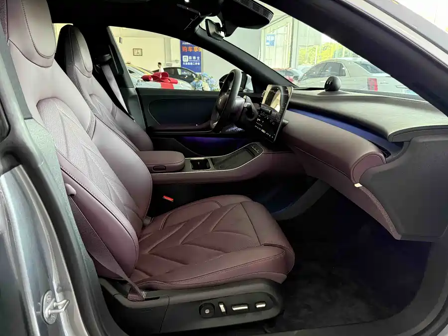 900x675_0_q87_c42_autohomecar__ChxpWGkkV76AZ0cnAAUyoqm0FN8413.jpg.webp Used NIO ET5T 2025 75kWh Touring