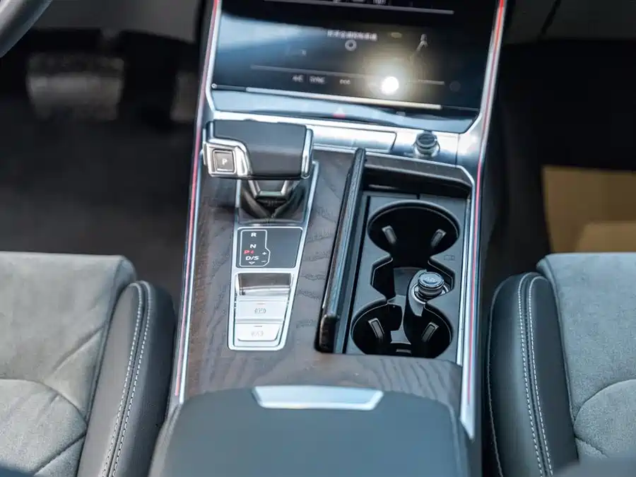 900x675_0_q87_c42_autohomecar__ChxpWGkn_TKAT0mYAAF4o4nw5t4541.jpg.webp Used Audi A6L 2024 45 TFSI Premium Dynamic Model